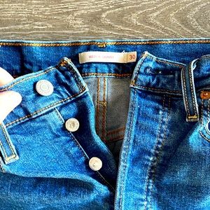 Levi’s size 30 - Wedgie Skinny